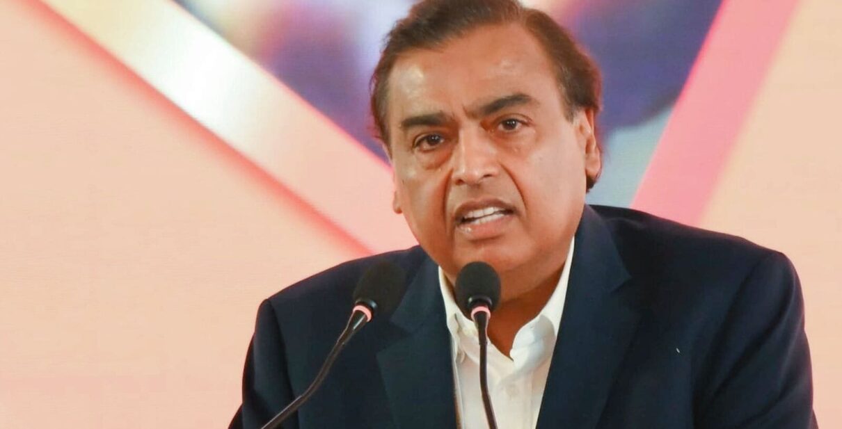 Mukesh Ambani’s net worth tops 0 billion again after Reliance share price rallies 8% since Q4 results