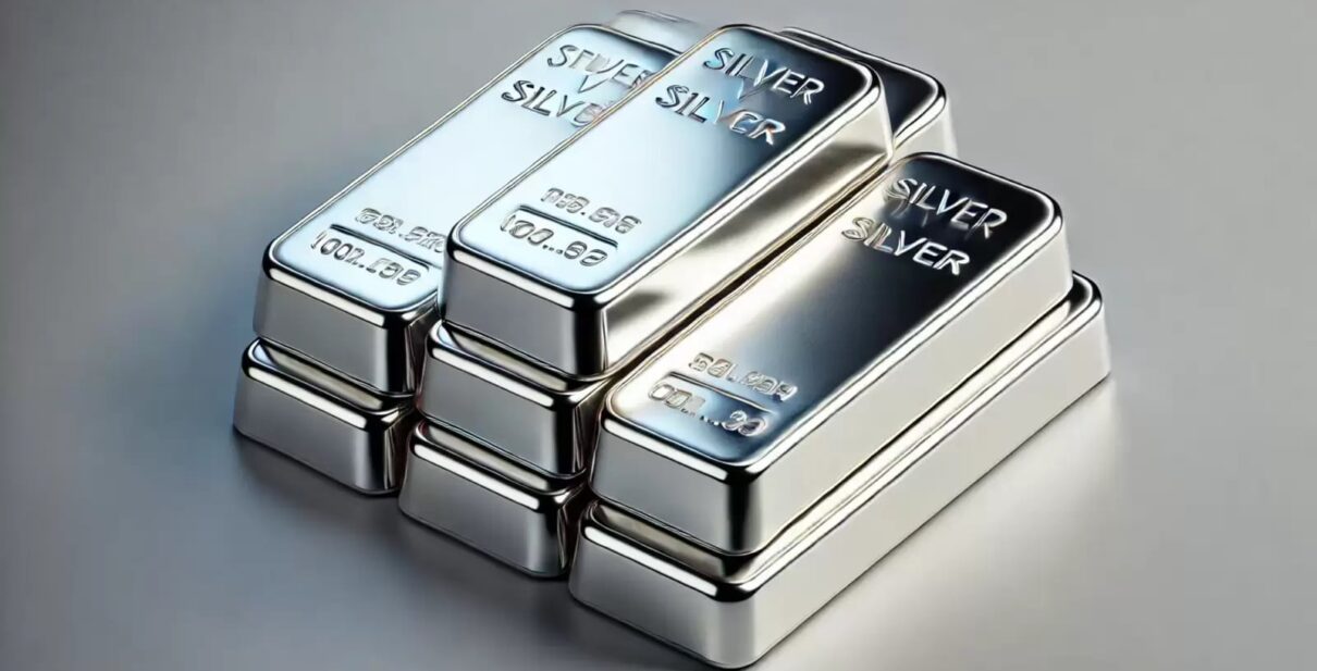 Silver Prices Today: White metal hits record high of ₹1.04/kg on MCX, spot silver climbs to 13-year high