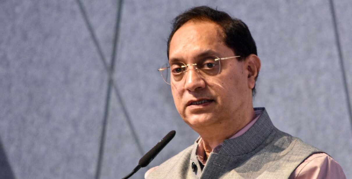 Sebi’s new rule to curb insider trading conflicts with bank secrecy law, experts argue