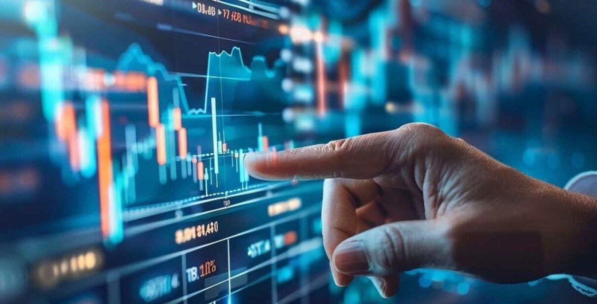 AMC Stocks at Crossroads: Technical Weakness vs. Record Mutual Fund Flows