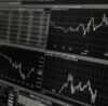 Londons FTSE 100 hits fresh high as banks gain, gold tops ,000