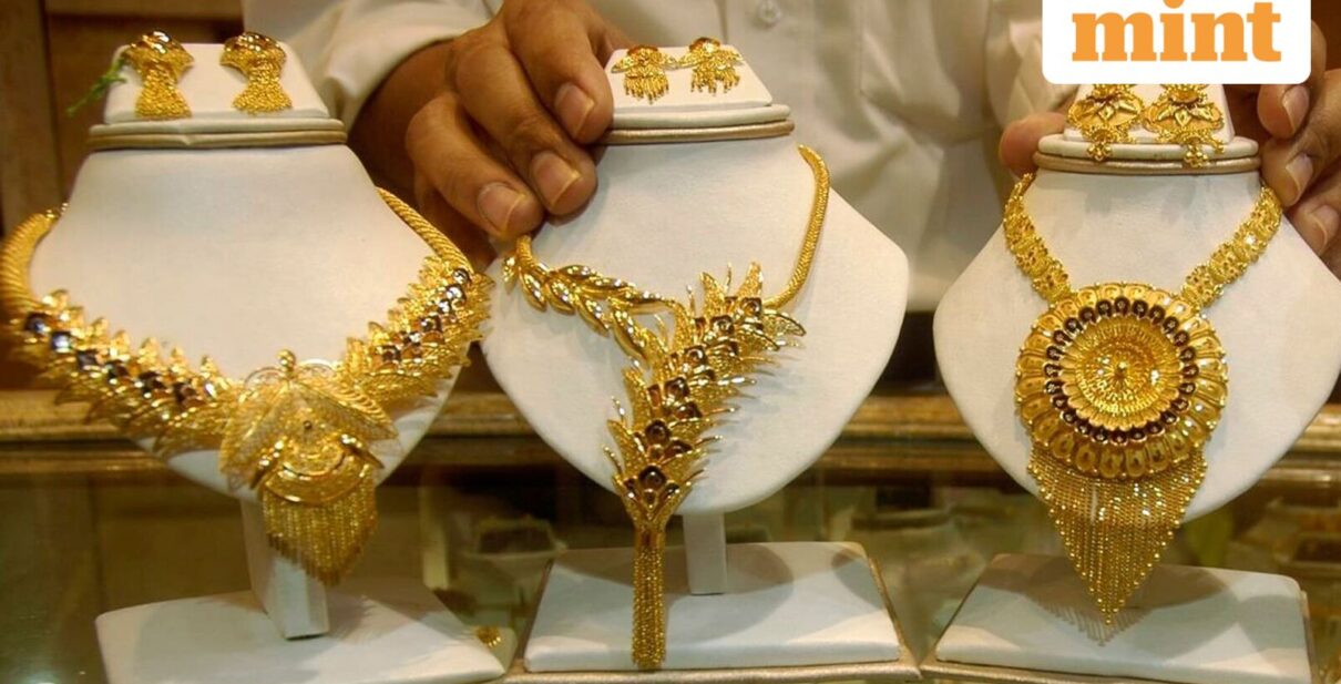 Gold rate today, 25 April: Gold prices remain volatile amid a tug of war between the US Fed rate cut and inflation risk